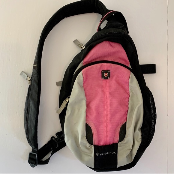 Victorinox Dual-Compartment Monosling - Picture 15 of 15